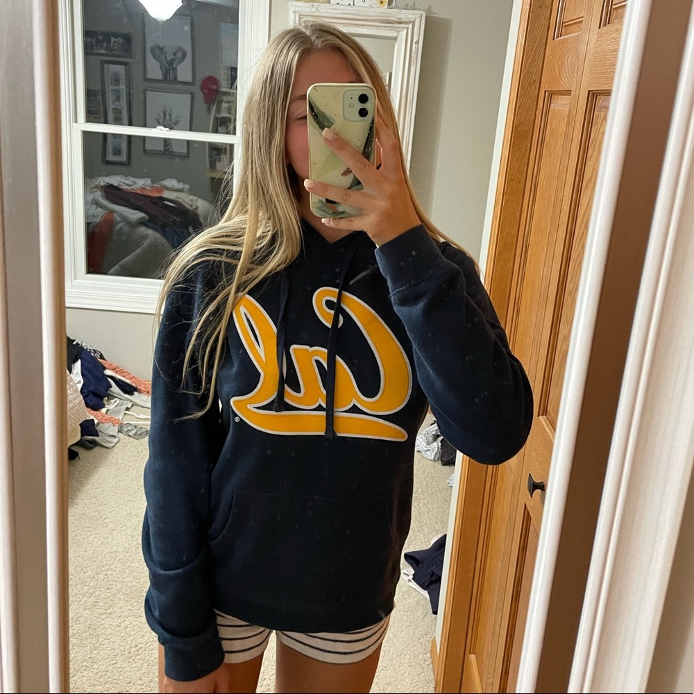 UC Berkeley sweatshirt